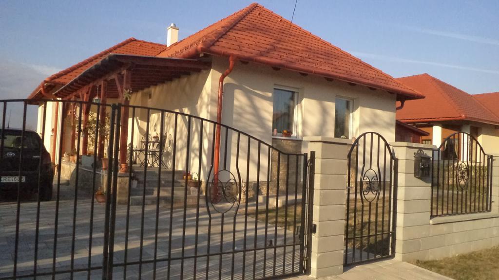 Ferienwohnung Molni Balatonfůzfő Exterior foto