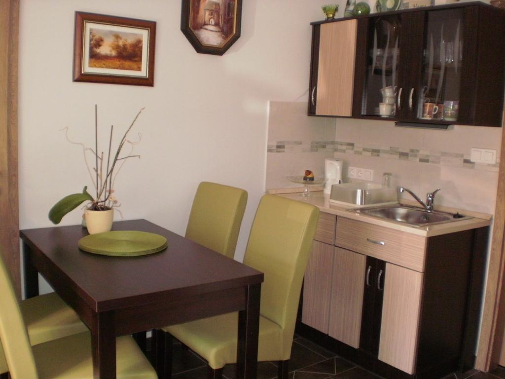 Ferienwohnung Molni Balatonfůzfő Exterior foto